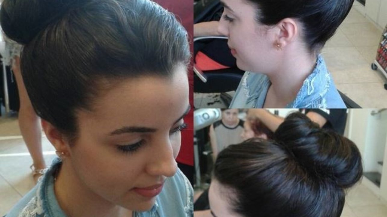 Penteado coque bola despojado estilo strong para a linda Ester, por Diego, no salão Altitude.

isntagram: esterlacerda_